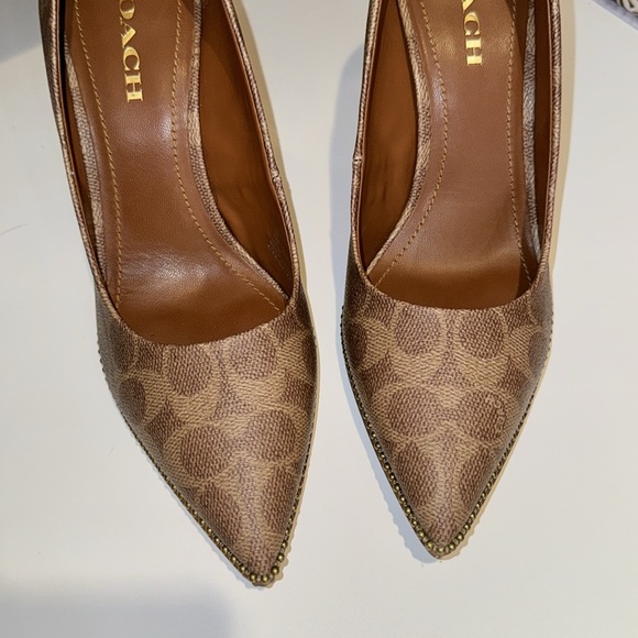 Coach • Waverly Pump with Beadchain • Tan Coated Canvas • 10 • SO Gently Worn!😍 - Picture 2 of 16